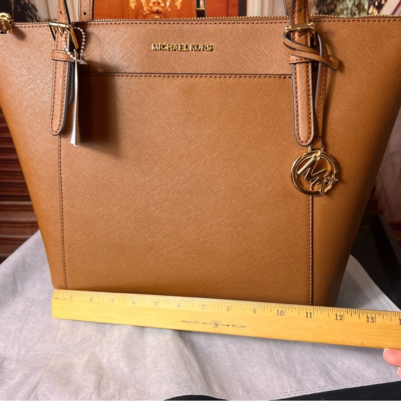 NWT Michael Kors Ciara Large Saffiano Luggage Leather Tote Bag, gorgeous - Picture 15 of 17